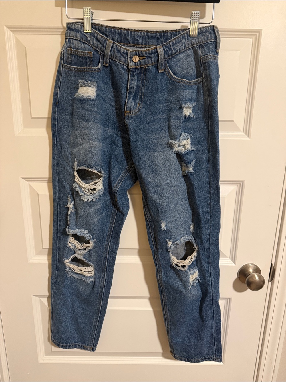 Relaxed Fit Distressed Boyfriend Jeans in Blue